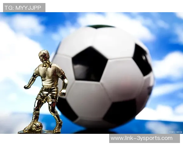 足球装备男孩的梦想之旅：从小球员到未来明星的成长故事